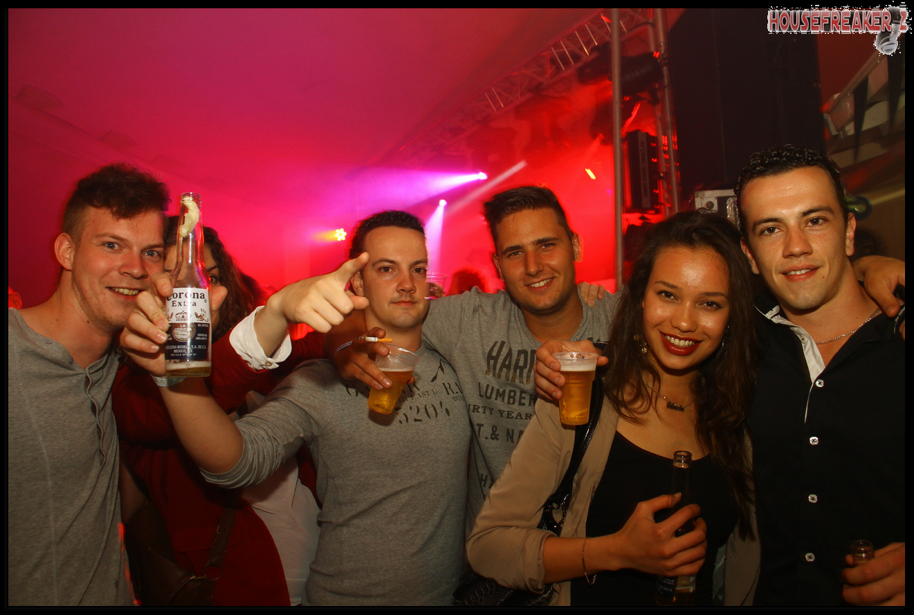 1321x889 pixels (1.248K)